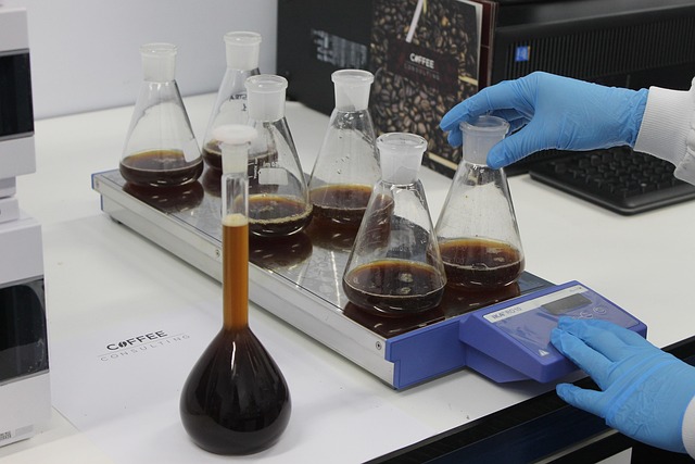 聚氨酯泡沫表皮增厚劑在處理連續(xù)法板材生產(chǎn)線中出現(xiàn)的邊緣表皮脫落技術指南